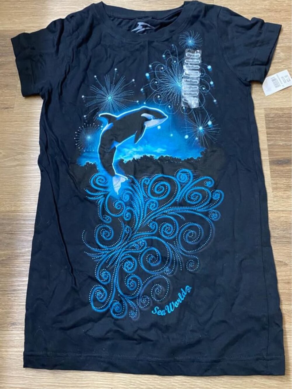 SeaWorld Whimsical Orca Killer Whale Graphic T-Shirt Black Medium 100% Cotton